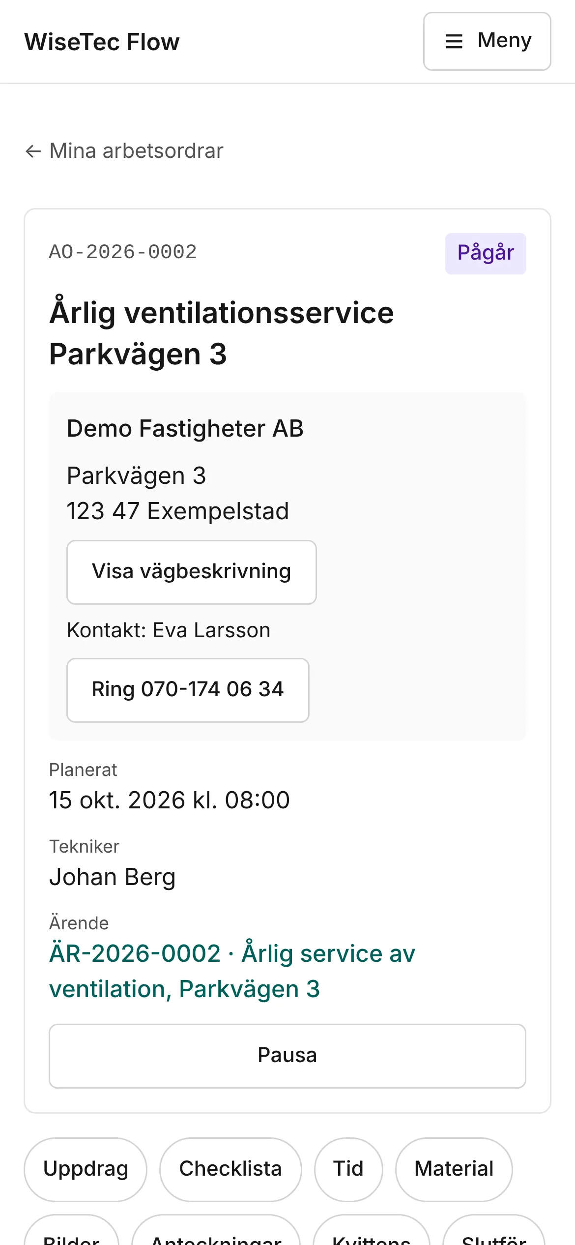 En arbetsorder i mobilen med kund, arbetsadress och knappen Visa vägbeskrivning.